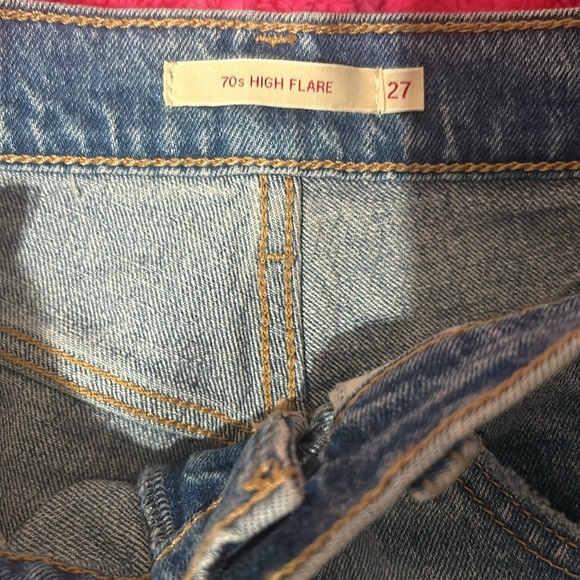 Levi’s - Picture 2 of 3